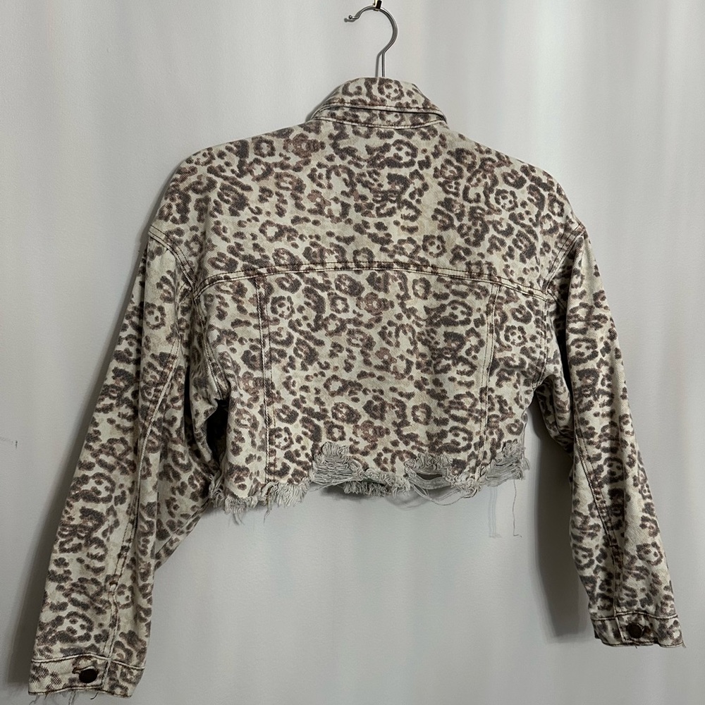 Leopard Print Distressed Denim Jacket - Picture 4 of 4